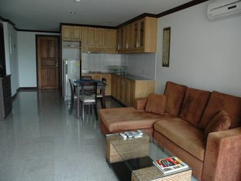 Royal Hill 1